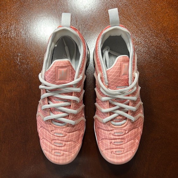Pink Nike VaporMax - Picture 5 of 6